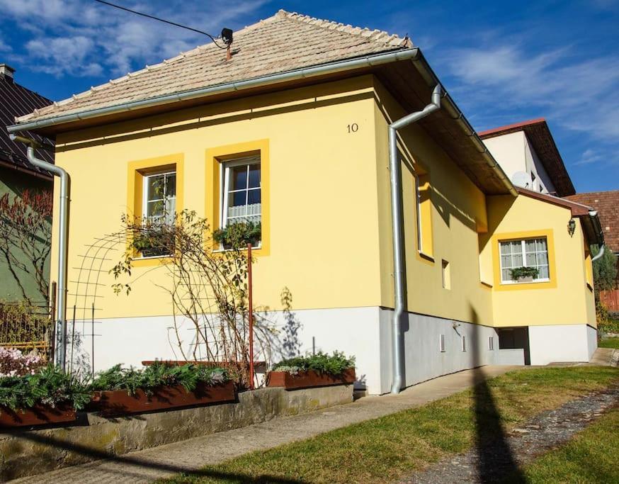 Žltý domček - Apartmán Švábovce Svabovce Exterior foto
